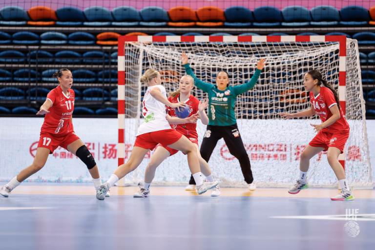 Kalaallit Nunaat Canada-mut U18 VM-imi unamminermi kingullermi.